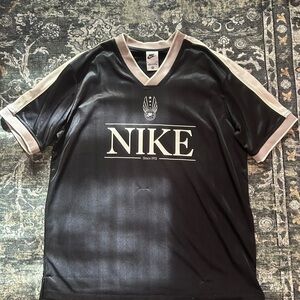Nike Men's Black and White Jersey